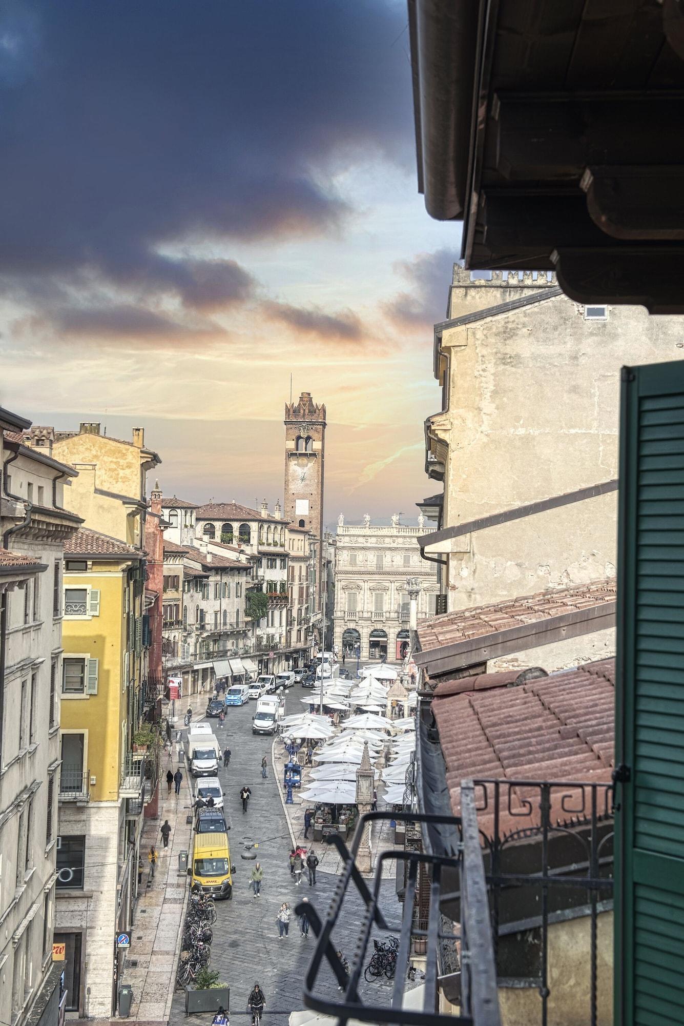 维罗纳 Relais Balcone Di Giulietta酒店 外观 照片 The Piazza del Mercato